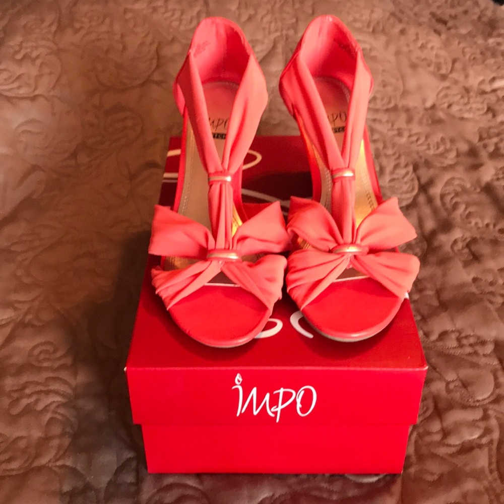 Coral wedge sandals